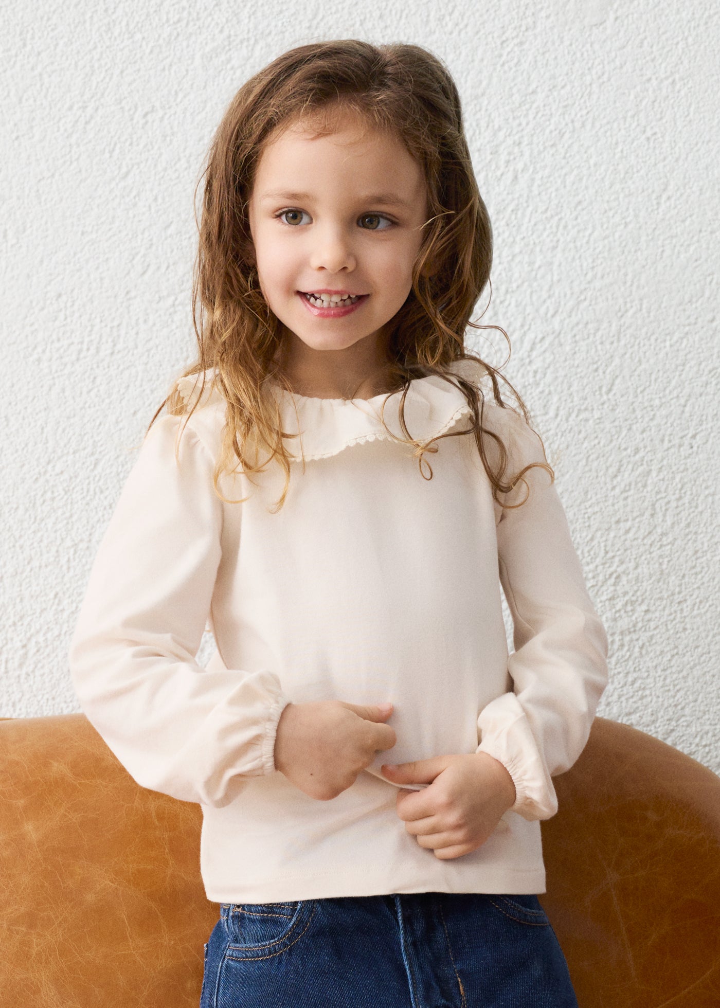 Blusa gola folhos para menina Mayoral em Soja