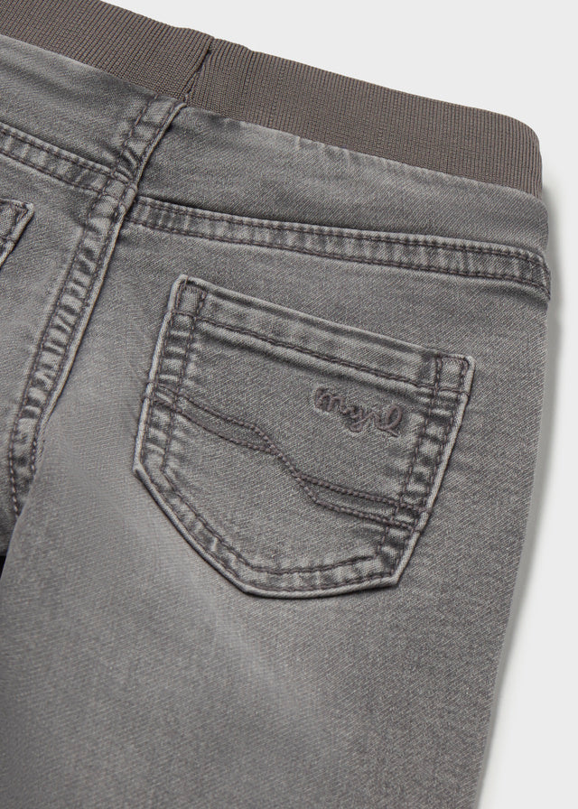 Calças jogger soft denim para bebé menino Mayoral em Cinzento Médio - detalhe