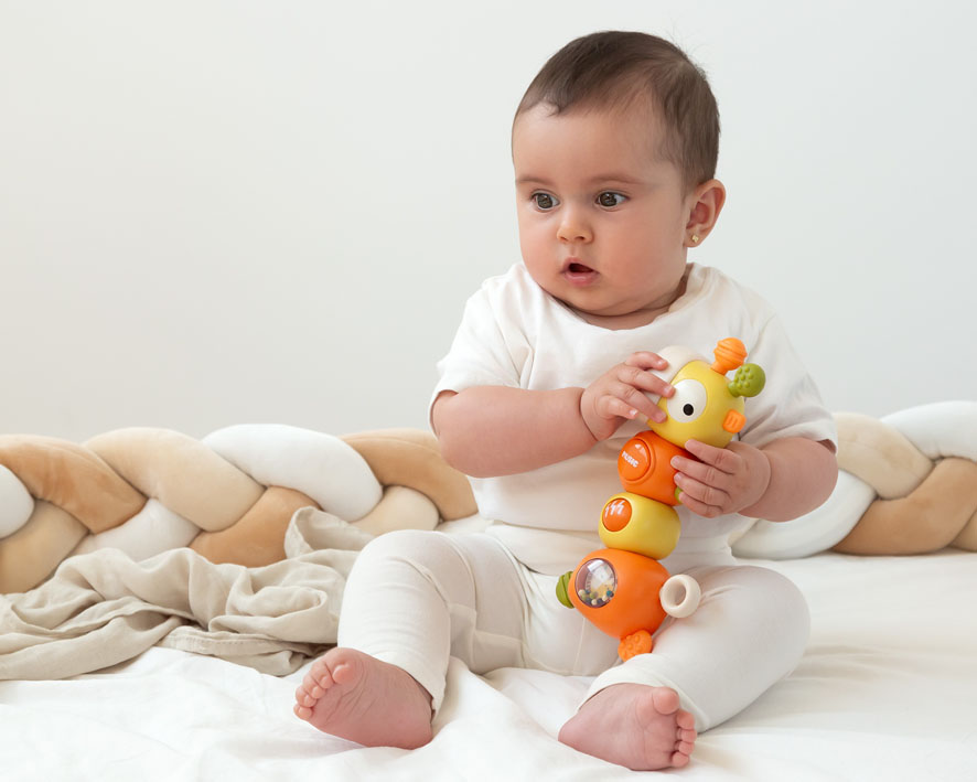 Mordedor e chocalho girafa para bebé - Kiokids